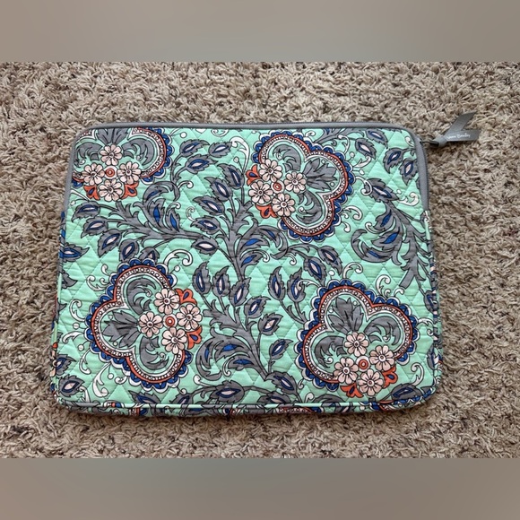 Vera Bradley Quilted Floral Computer Case - Picture 2 of 5